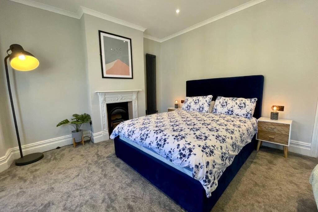 Large House Near Victoria Park For Groups, 10 Mins Bus To City Centre Cardiff Exterior photo