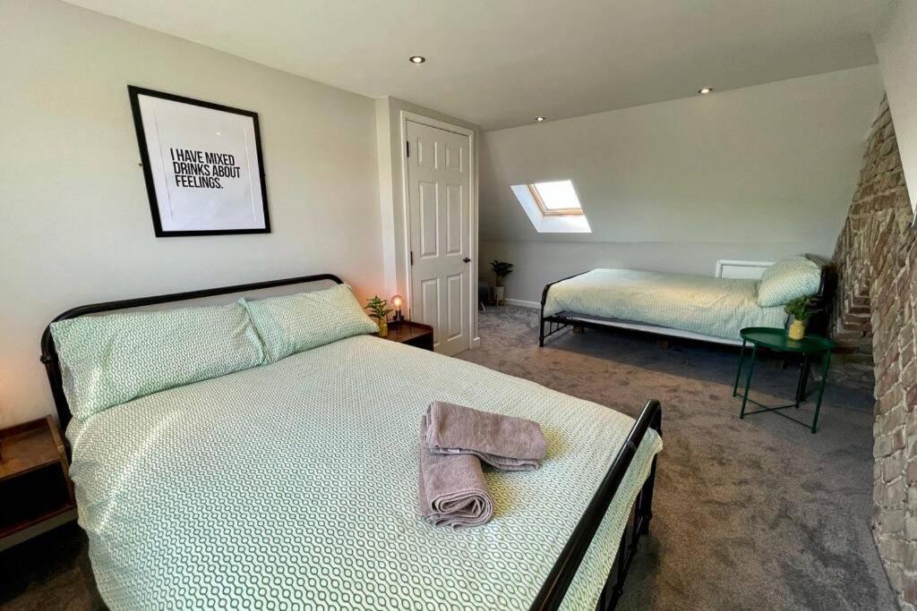 Large House Near Victoria Park For Groups, 10 Mins Bus To City Centre Cardiff Exterior photo